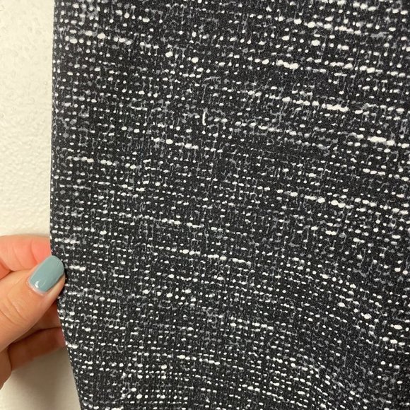 Joie Woman's Sz M Keena Ponte Leggings in Black Geometric Dot Printed - Picture 3 of 5